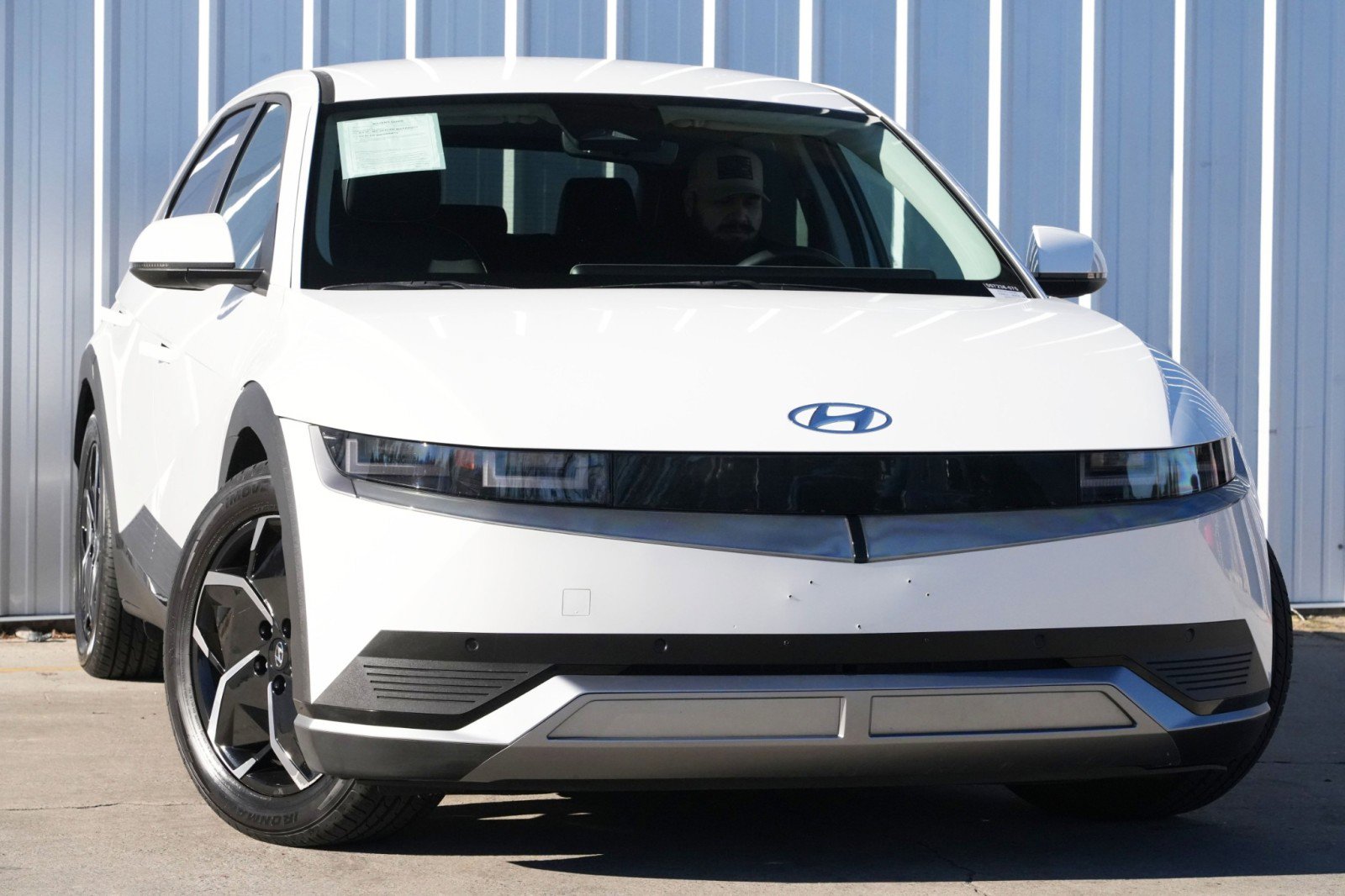 Used 2022 Hyundai Ioniq 5 SEL w/ Cargo Package image 2