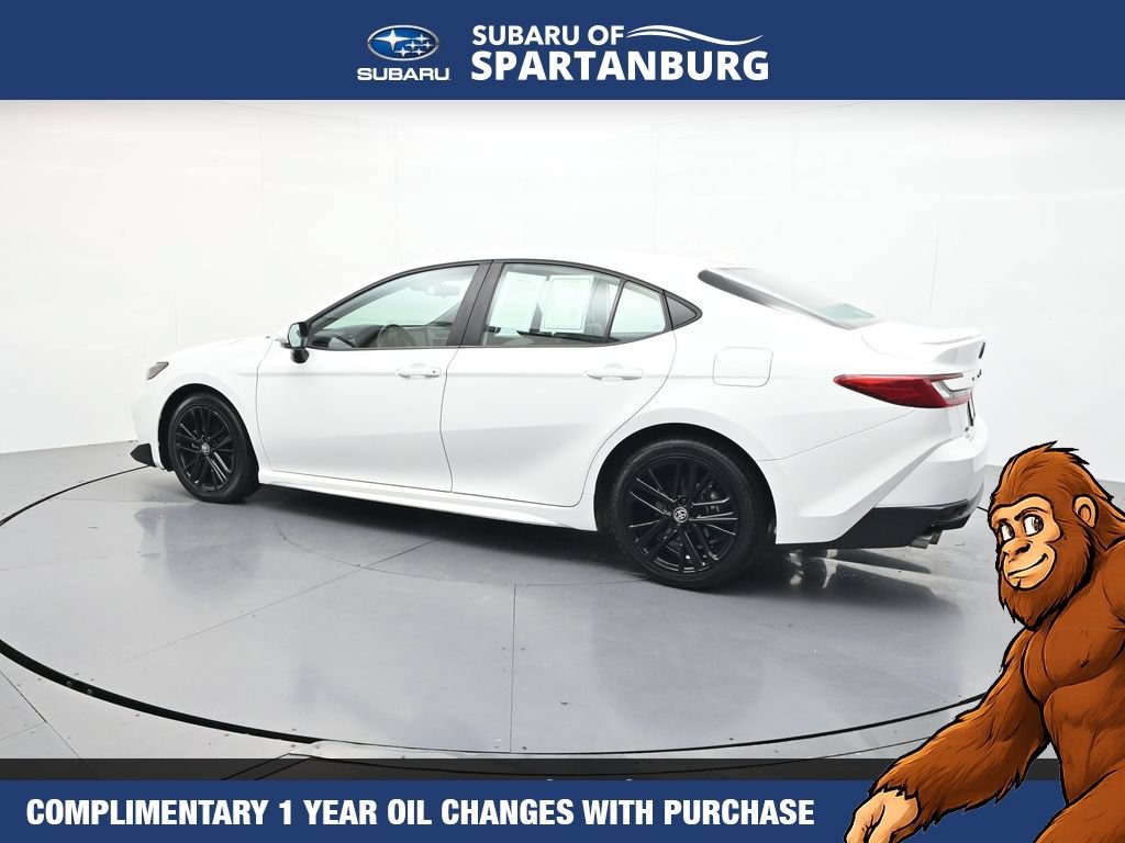 Used 2025 Toyota Camry SE FWD image 6