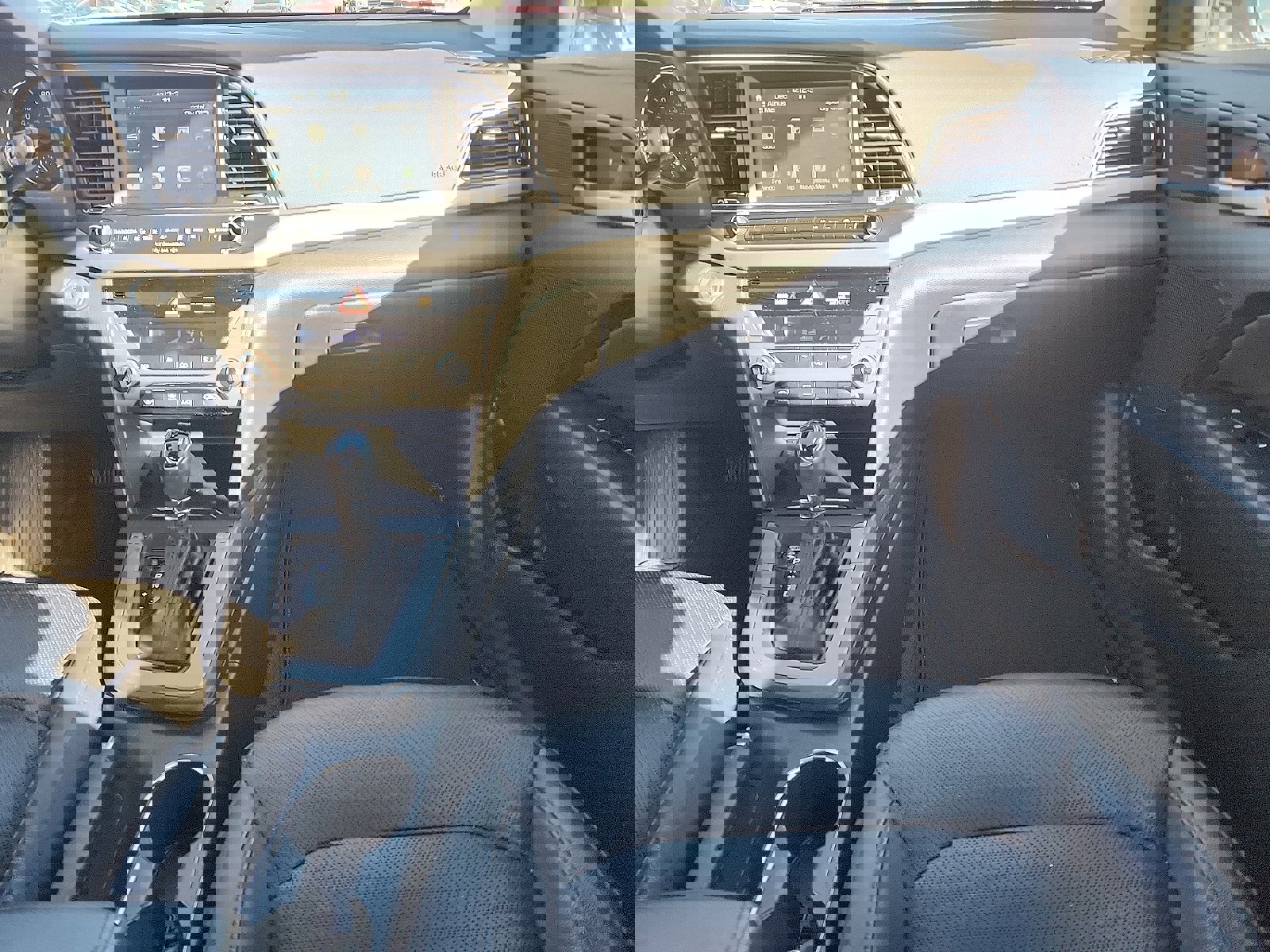 Used 2017 Hyundai Elantra Limited w/ Limited Tech Package 04 image 11