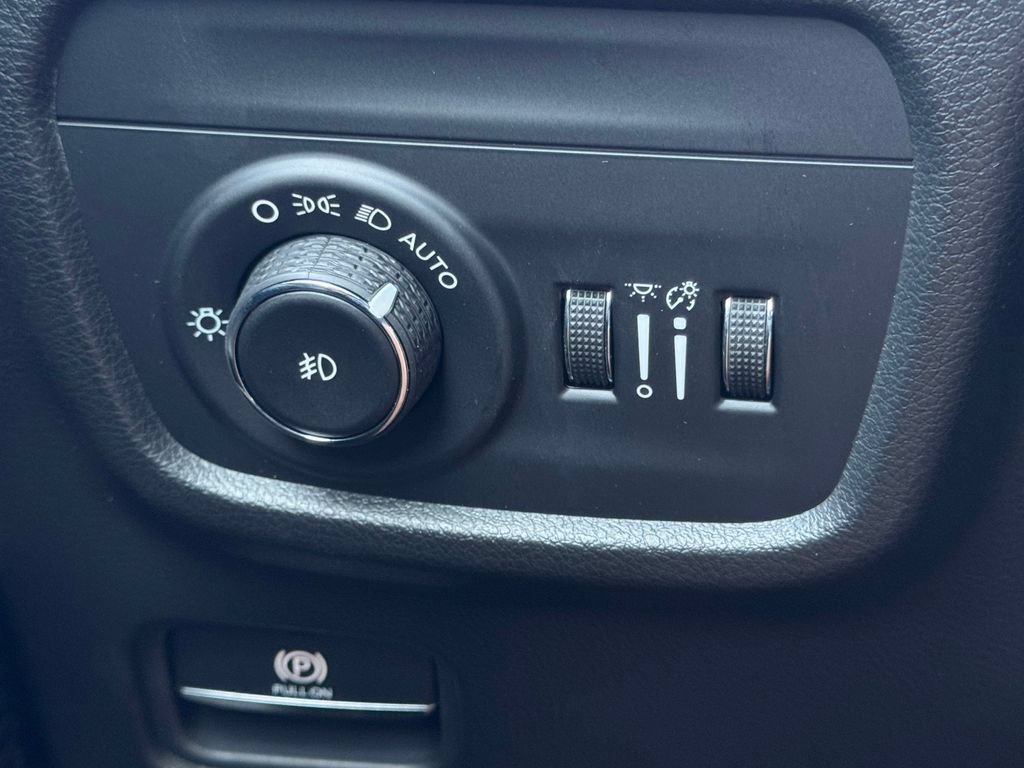 New 2027 Jeep Grand Cherokee Limited AWD/4WD image 28