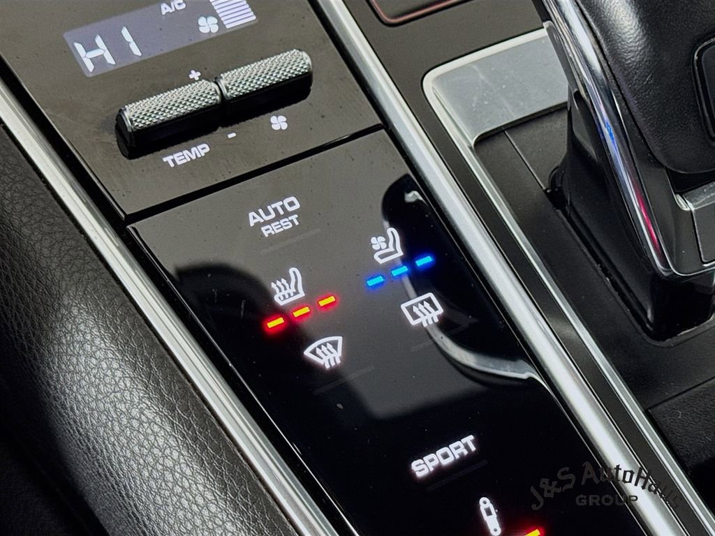 Used 2022 Porsche Panamera Platinum Edition image 26