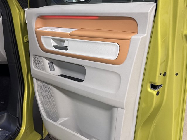 New 2025 Volkswagen ID. Buzz 1st Edition image 10