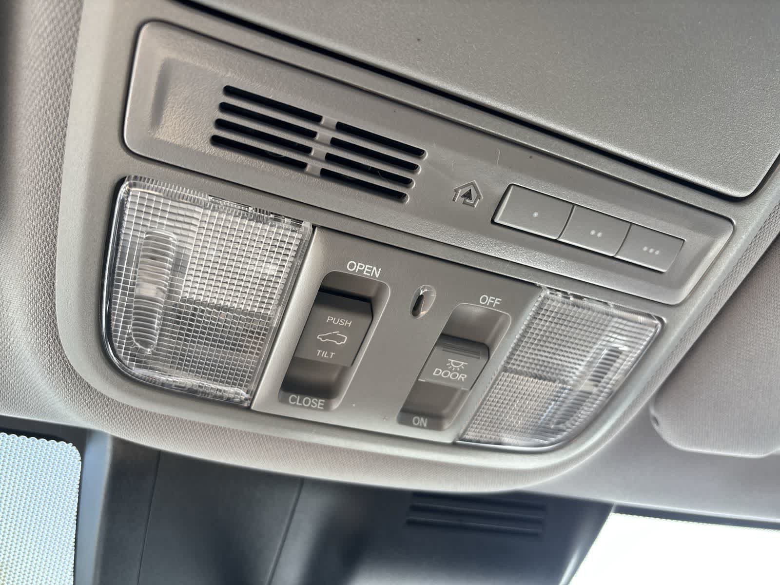 Used 2020 Honda CR-V Touring image 28