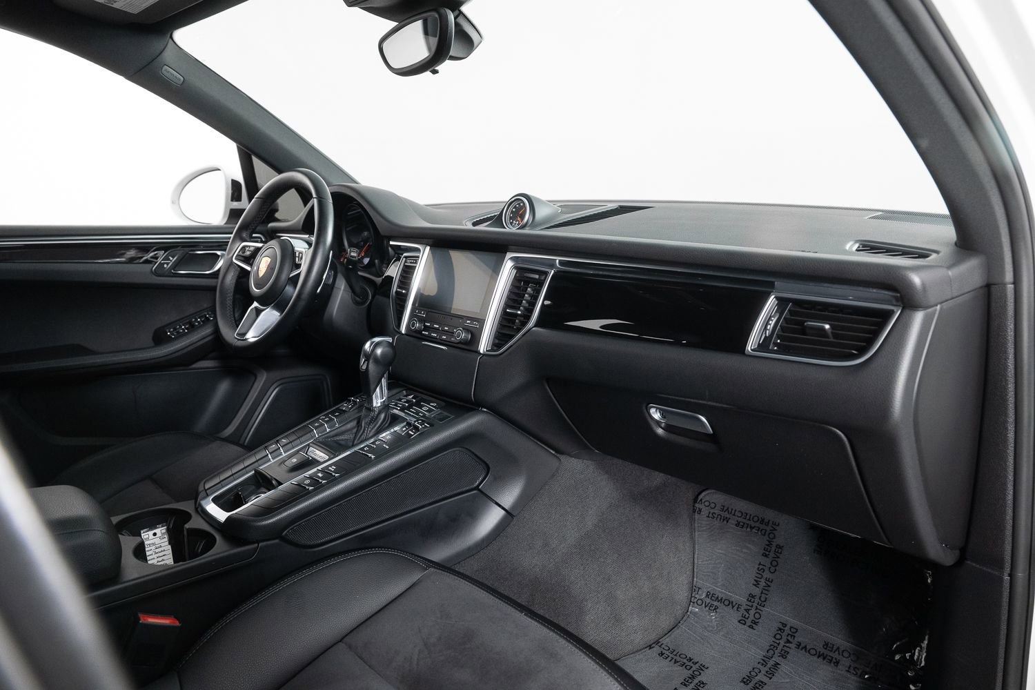 Used 2018 Porsche Macan image 26