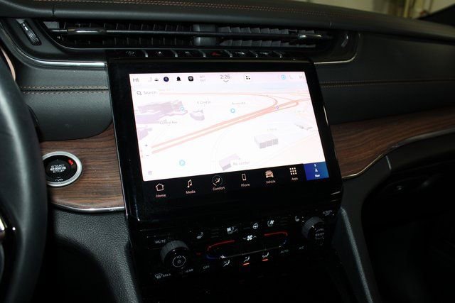 Used 2024 Jeep Grand Cherokee Summit image 19