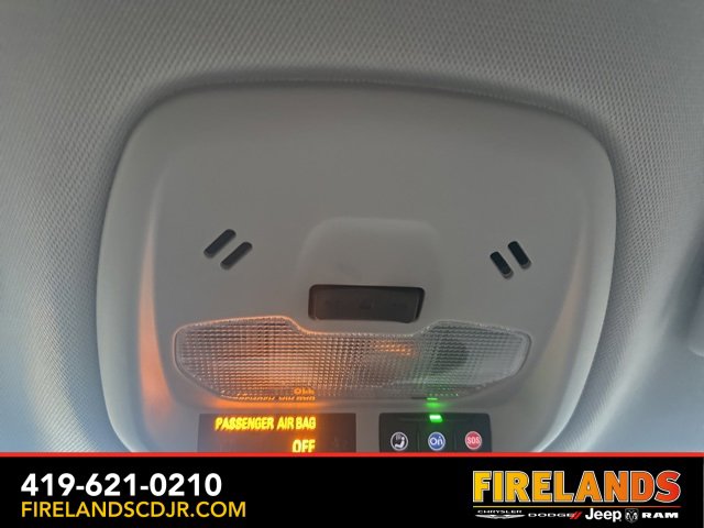 Used 2025 Chevrolet Trax LT image 24