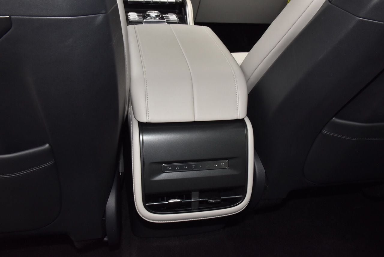 New 2026 Lincoln Nautilus Premier AWD/4WD image 18