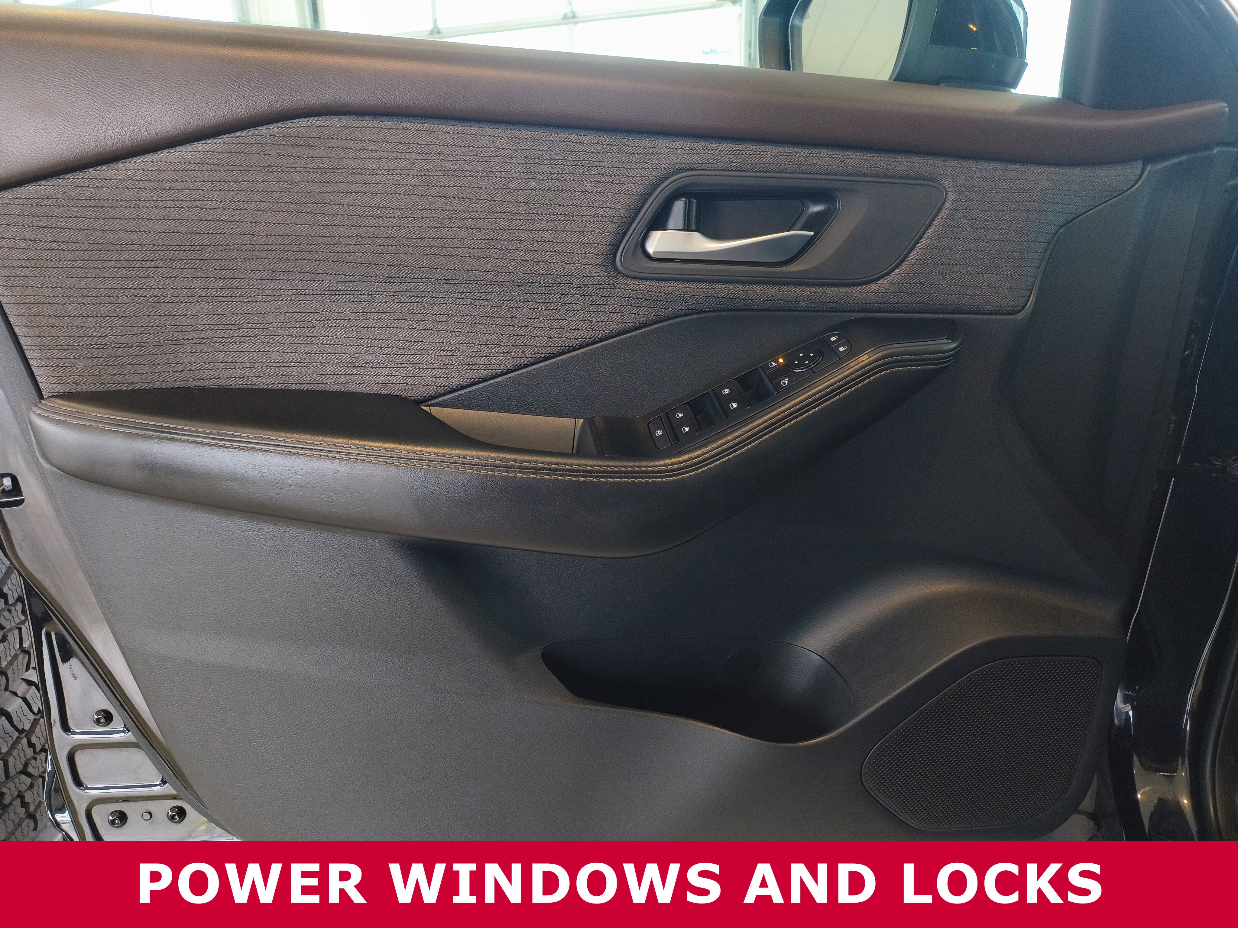 Used 2021 Nissan Rogue SV image 8