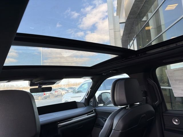 New 2026 Lincoln Navigator L Reserve w/ Jet Appearance Package image 10