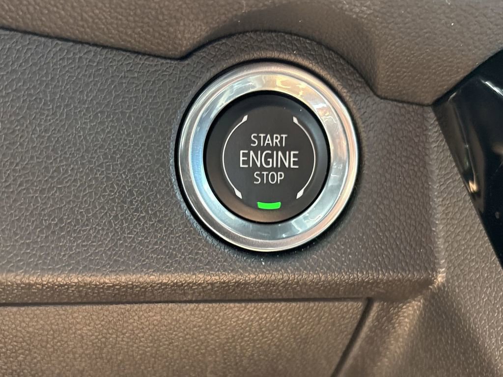 New 2025 Chevrolet Traverse LT image 17