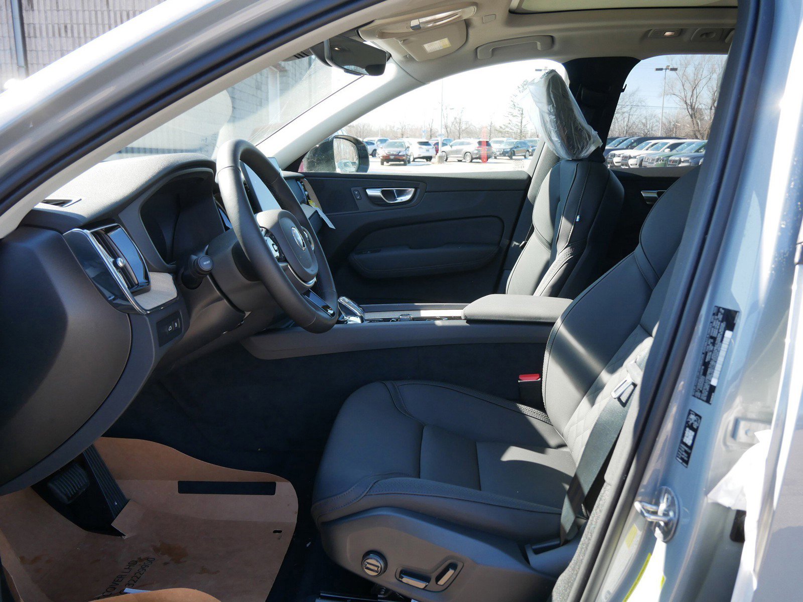 New 2026 Volvo XC60 T8 Plus w/ Protection Package Premier image 5