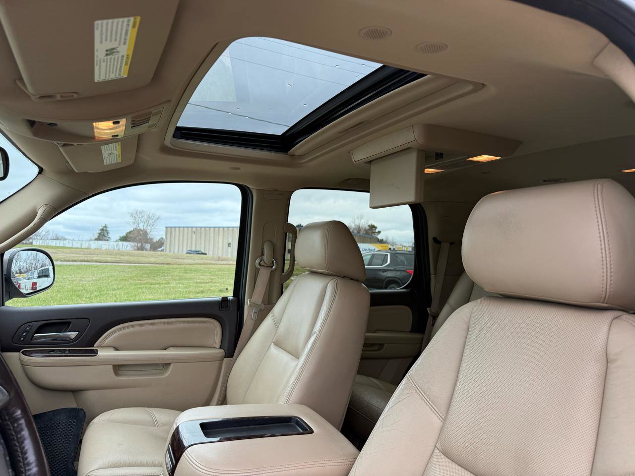 Used 2011 GMC Yukon Denali image 15