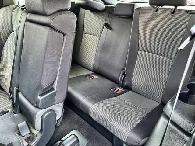 Used 2021 Toyota Highlander L FWD image 26
