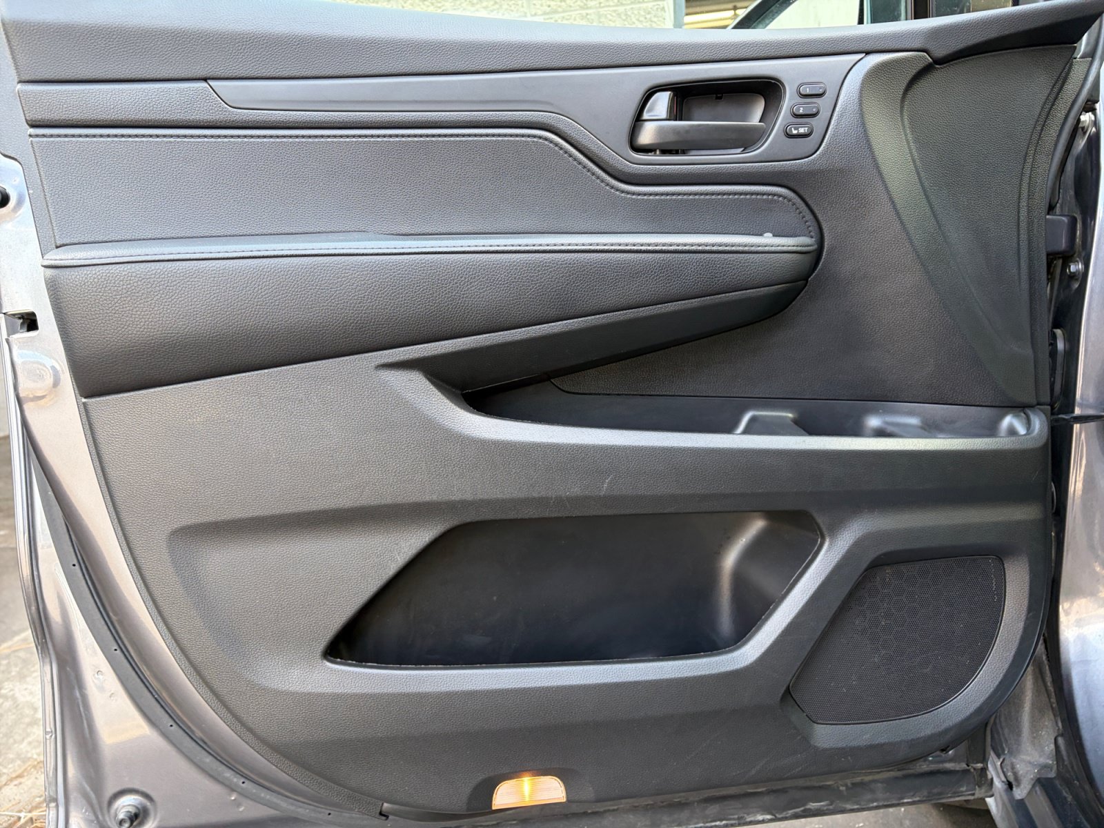 Used 2025 Honda Odyssey EX-L image 9