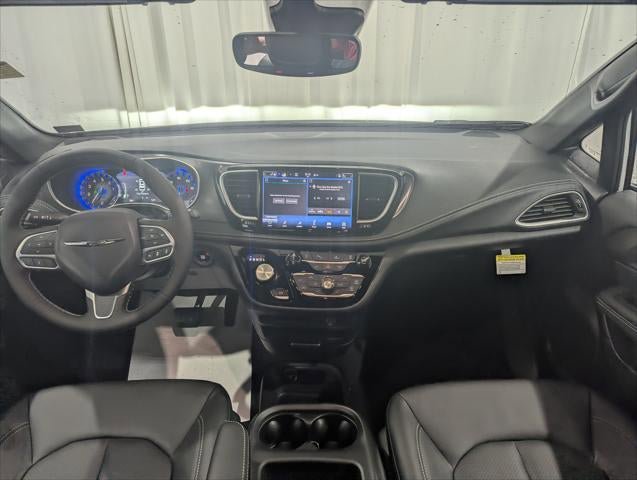 New 2026 Chrysler Pacifica Select image 45