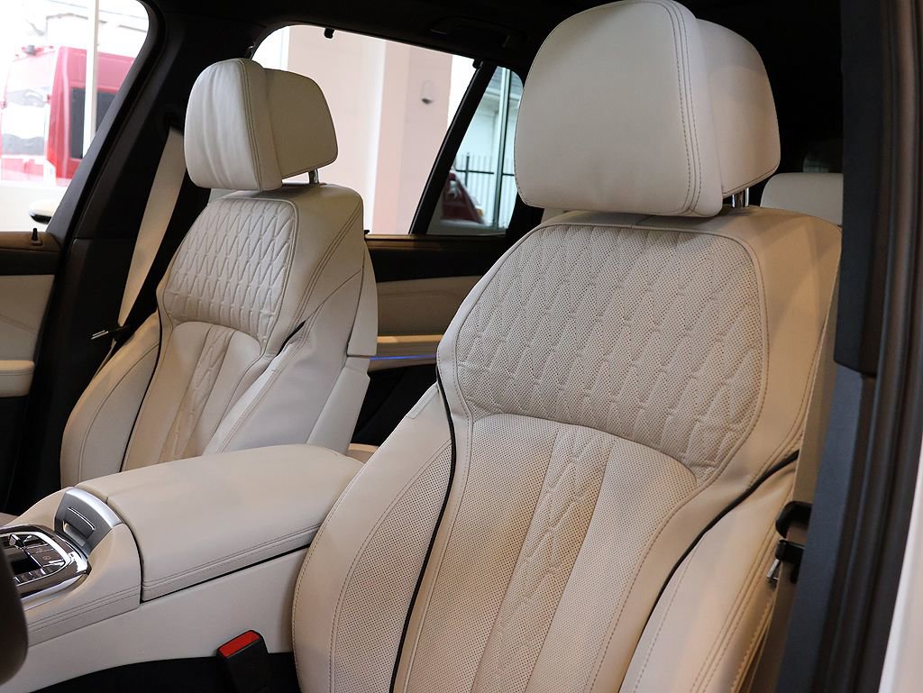 Used 2023 BMW X5 xDrive45e w/ Executive Package image 10