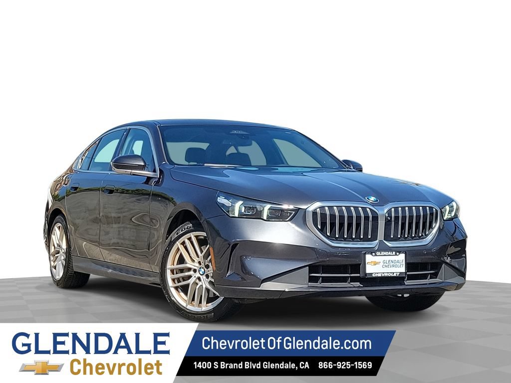 Used 2024 BMW 530i RWD image 1
