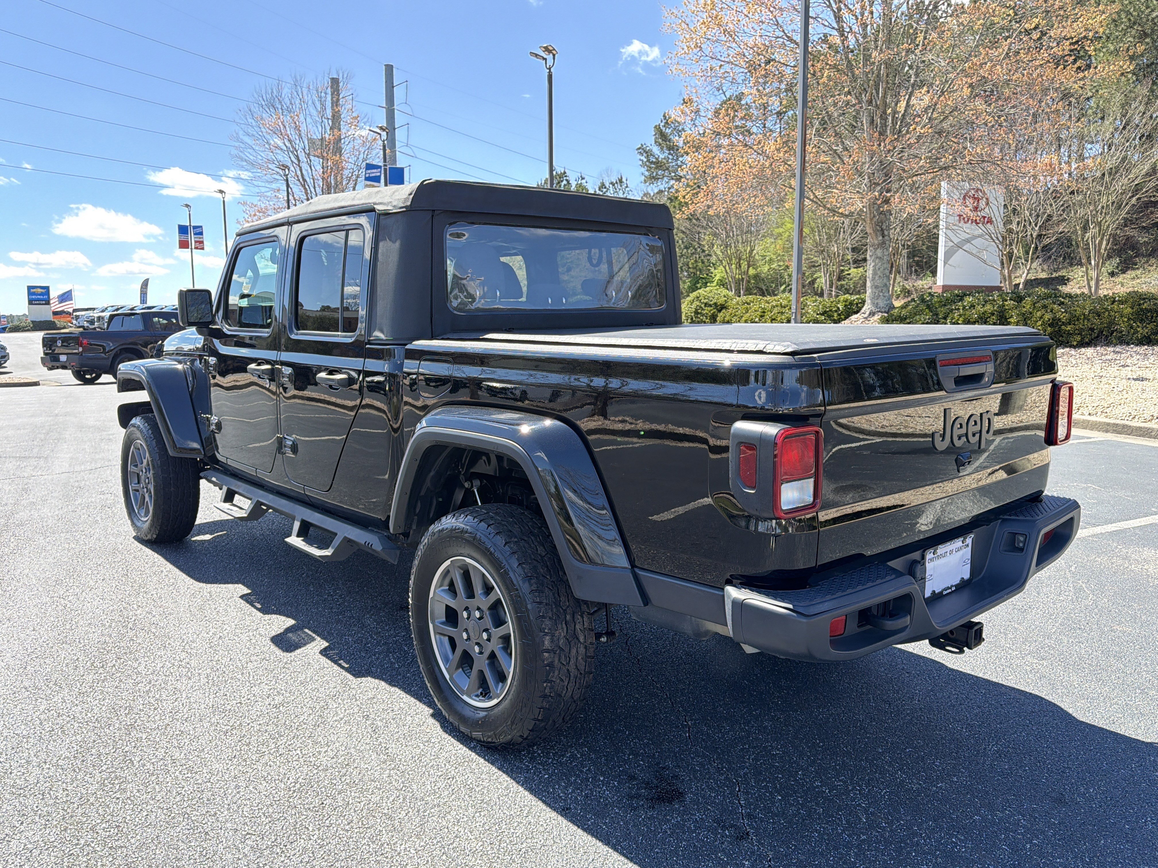 Used 2020 Jeep Gladiator Sport image 7