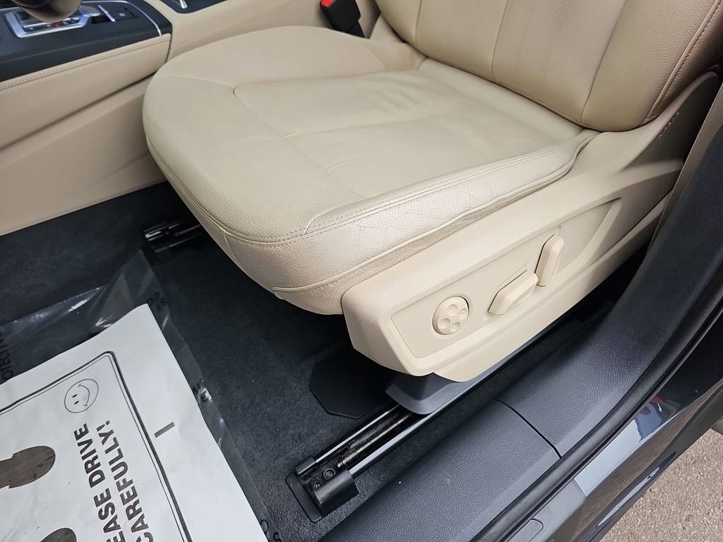 Used 2018 Audi Q5 Prestige w/ Prestige Package image 33