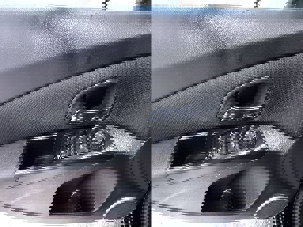 Used 2024 Chevrolet Trax RS w/ Driver Confidence Package image 12