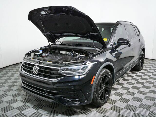 Used 2024 Volkswagen Tiguan SE R-Line FWD image 24