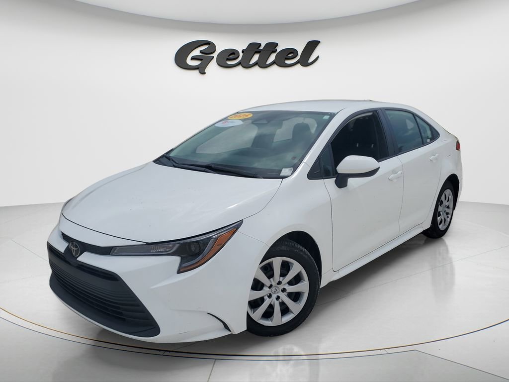 Used 2025 Toyota Corolla LE FWD image 1