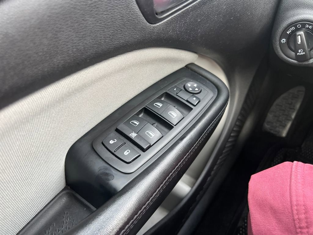 Used 2015 Dodge Dart SXT w/ Sun/Sound Group image 10