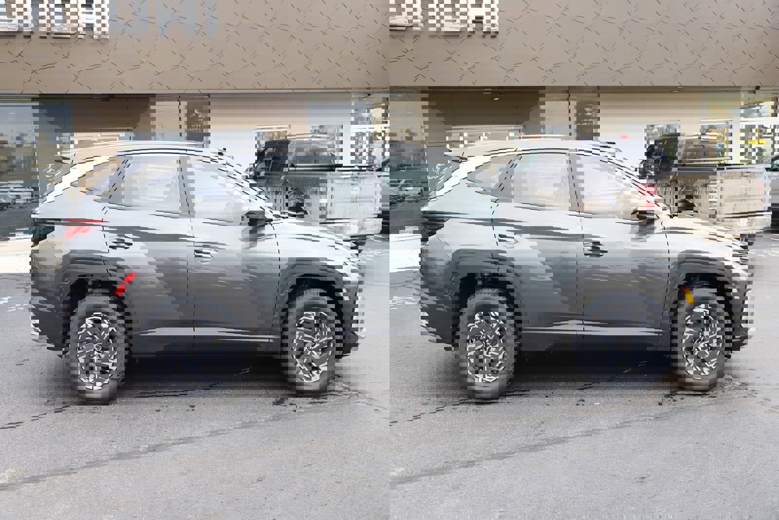 New 2026 Hyundai Tucson Blue SE image 2