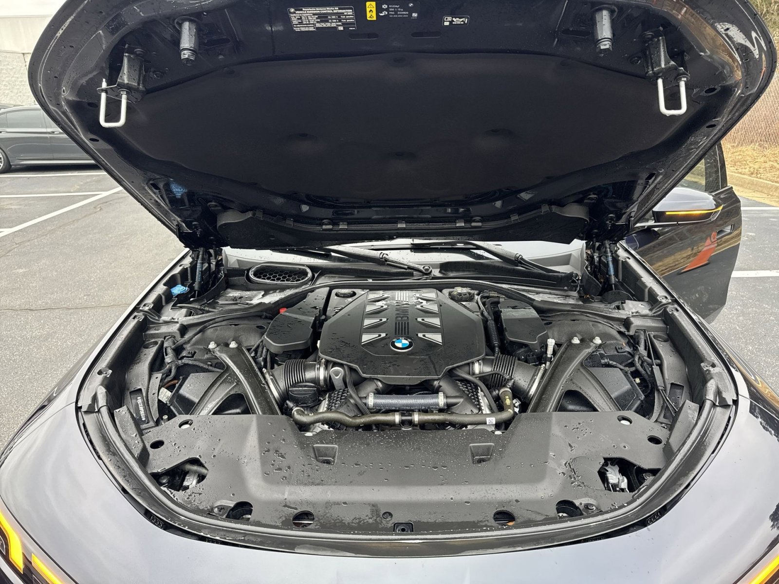 Used 2023 BMW 760i xDrive image 37