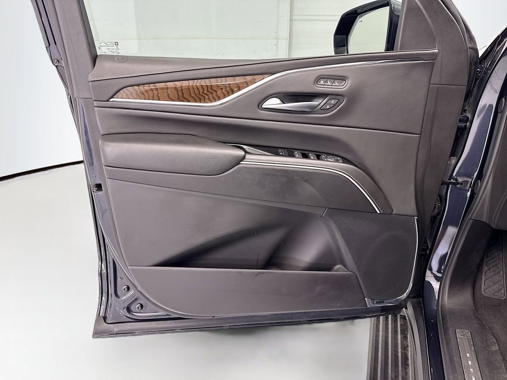 Used 2023 Cadillac Escalade ESV Sport Platinum w/ LPO, ONYX Package image 23