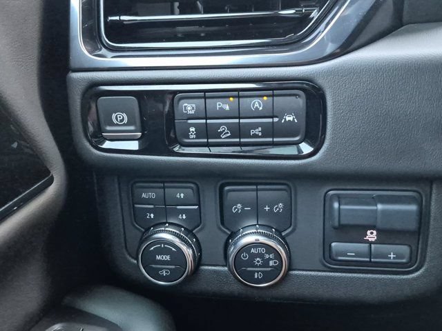 Used 2025 GMC Yukon AT4 w/ Premium Trailering Package AWD/4WD image 20