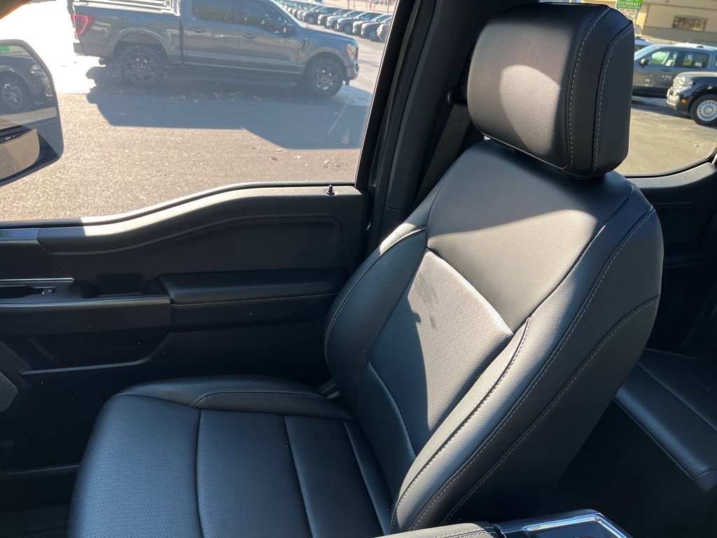 Used 2025 Ford F150 Lariat w/ Equipment Group 501A Mid image 19