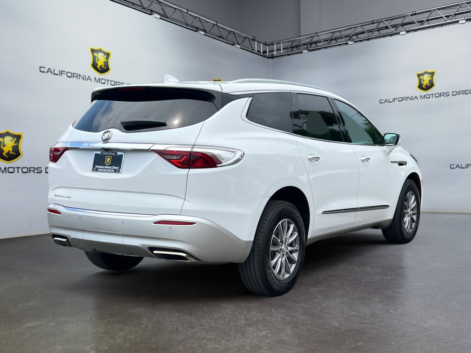 Used 2023 Buick Enclave Essence image 5