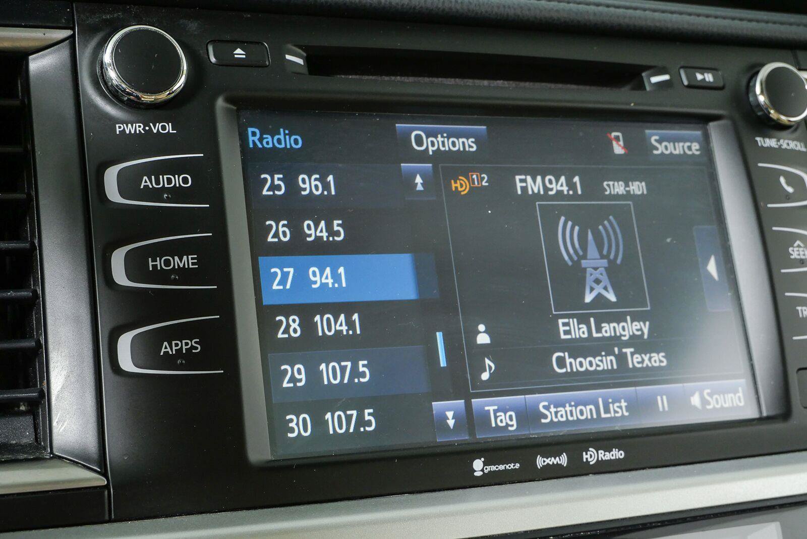 Used 2019 Toyota Highlander XLE AWD/4WD image 13