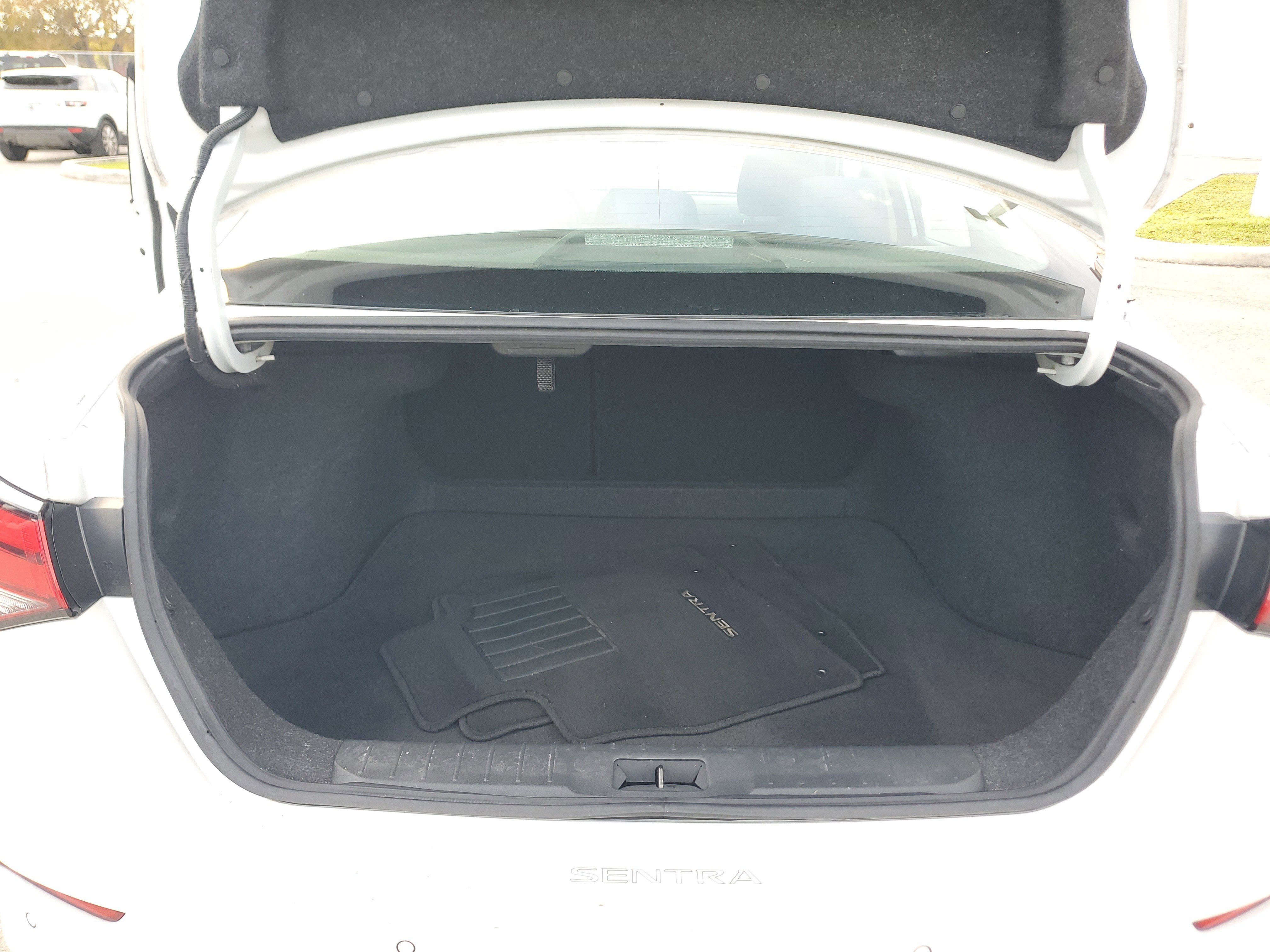 Used 2021 Nissan Sentra SV w/ Trunk Package FWD image 11