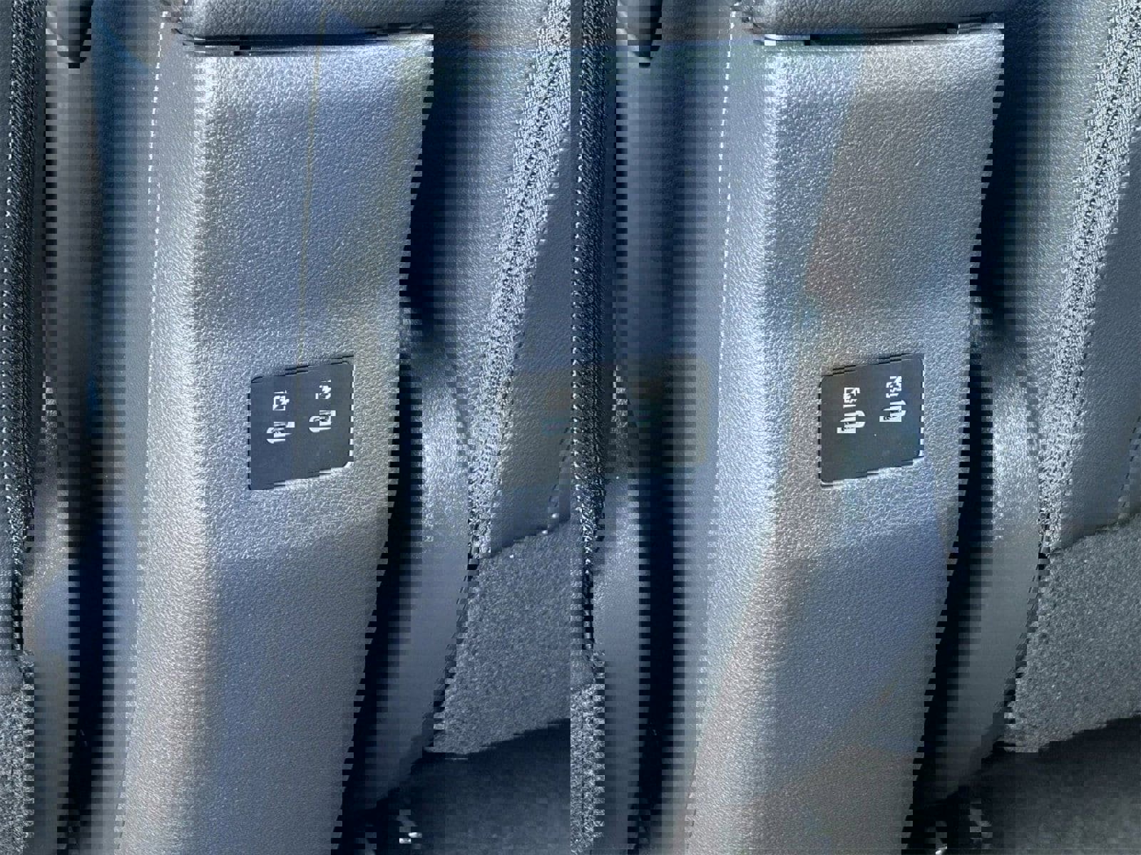 New 2025 Nissan Kicks SR image 17