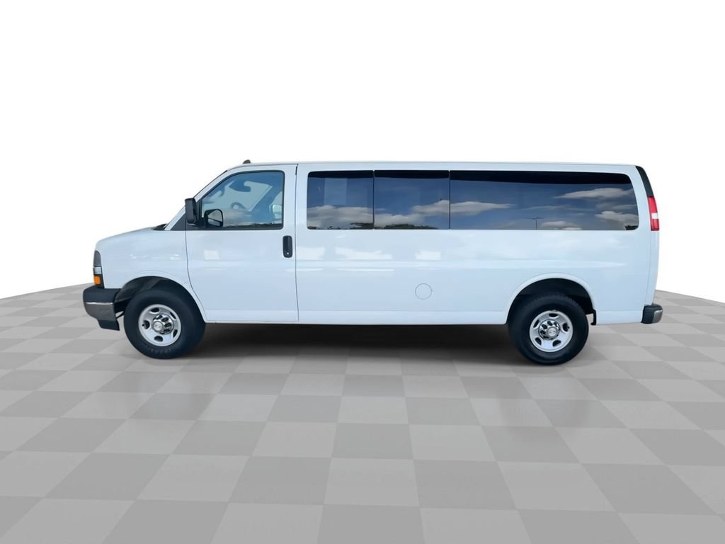 Used 2020 Chevrolet Express 3500 LT w/ LT Preferred Equipment Group RWD image 5