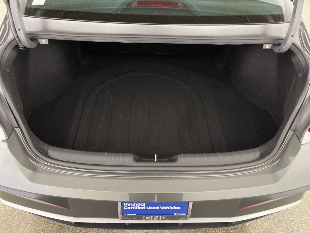 Certified 2025 Hyundai Elantra SEL FWD image 10