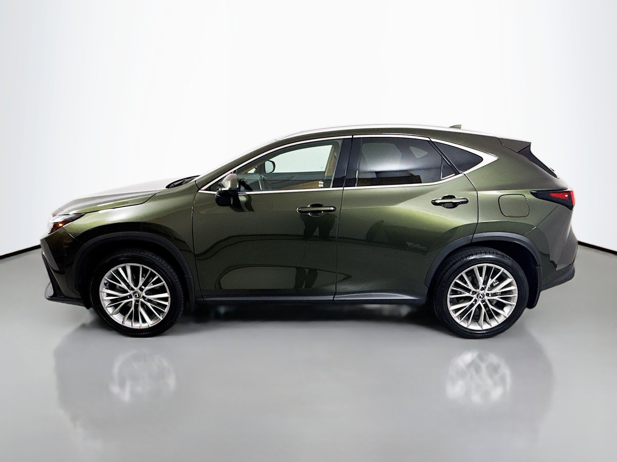 Used 2025 Lexus NX 350 350 Premium w/ Cold Area Package image 4