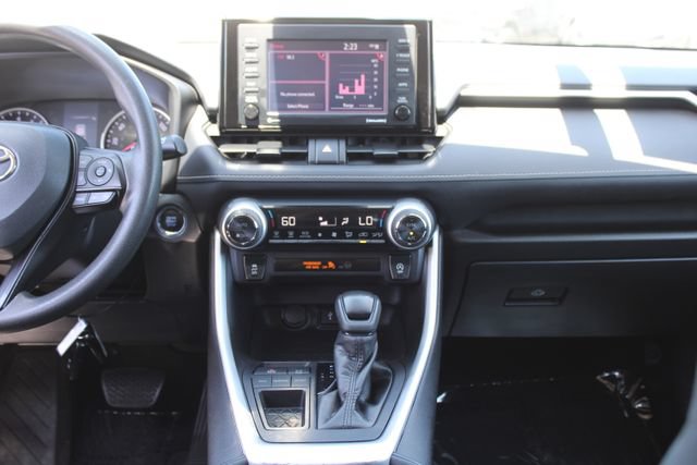 Used 2022 Toyota RAV4 XLE FWD image 16