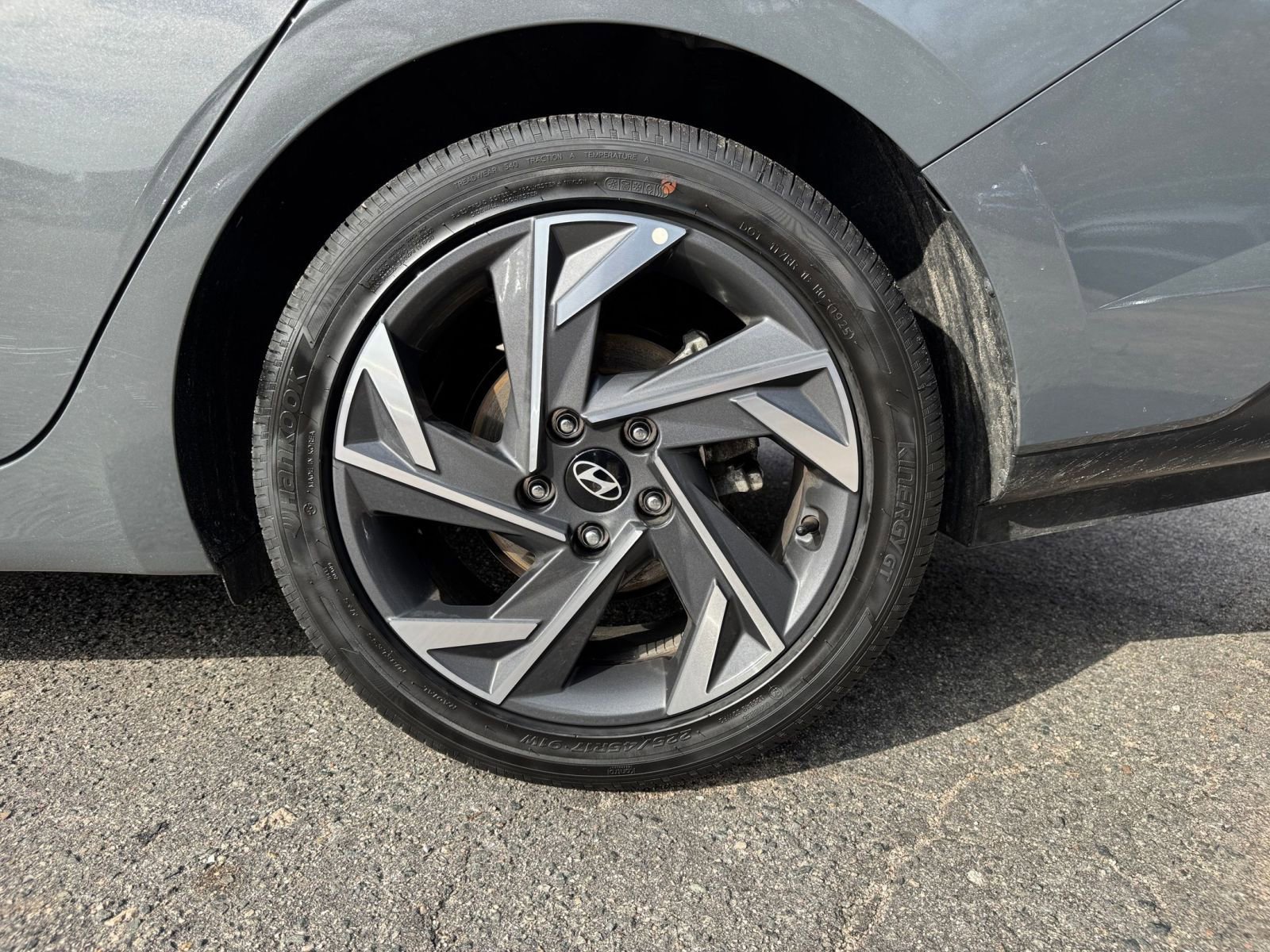 Used 2025 Hyundai Elantra SEL image 27