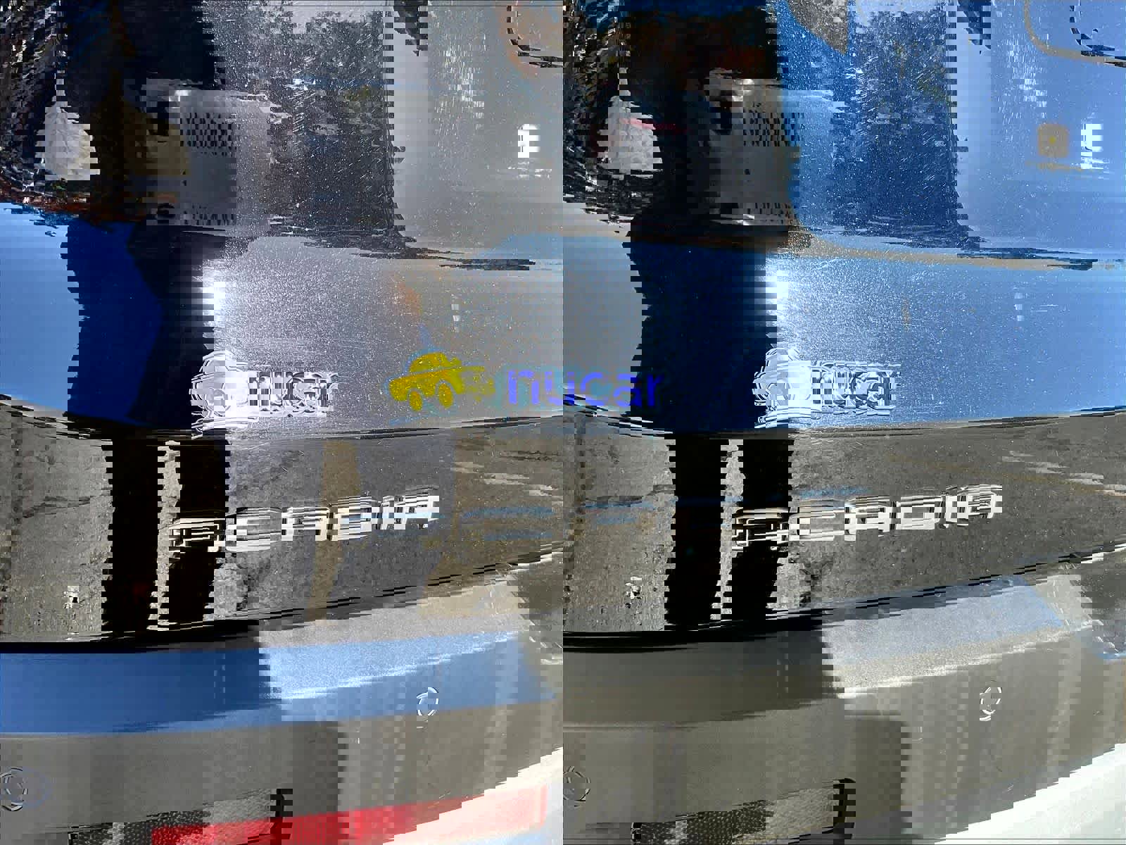 Used 2022 GMC Acadia SLE image 30