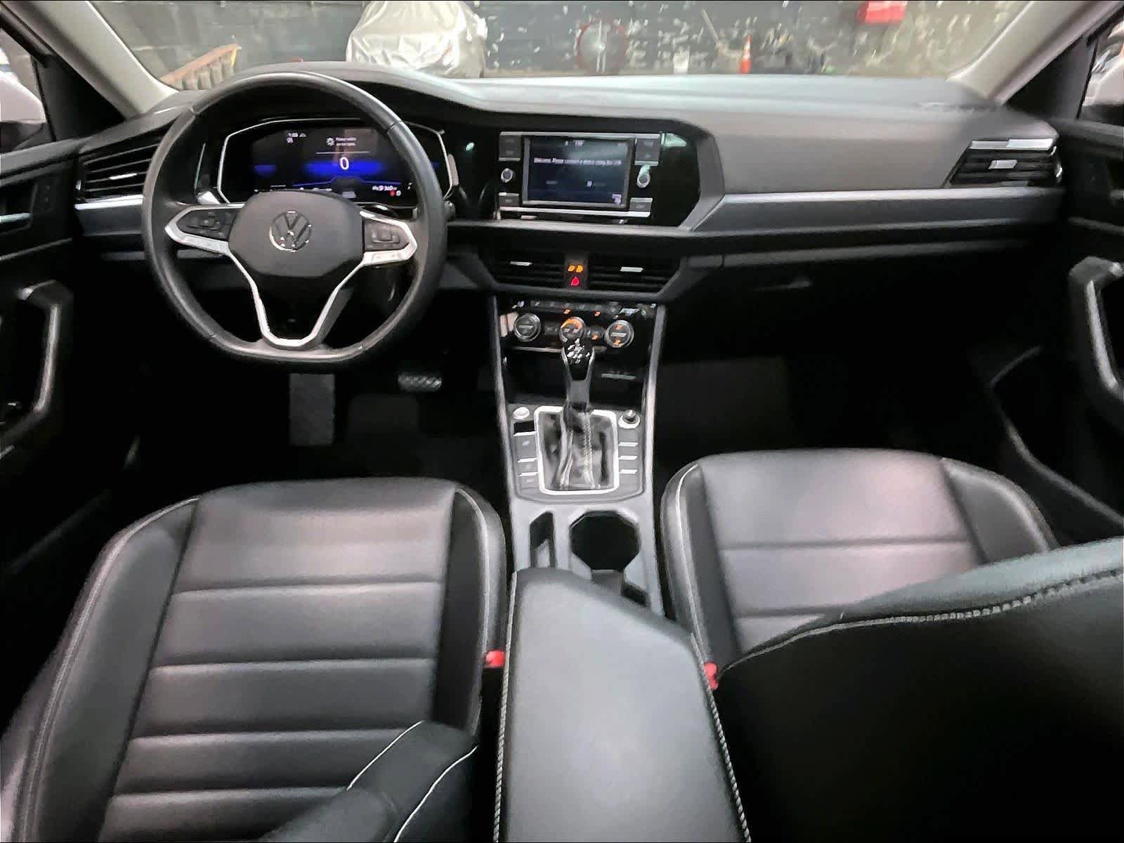 Used 2024 Volkswagen Jetta SE w/ Panoramic Sunroof Package FWD image 16