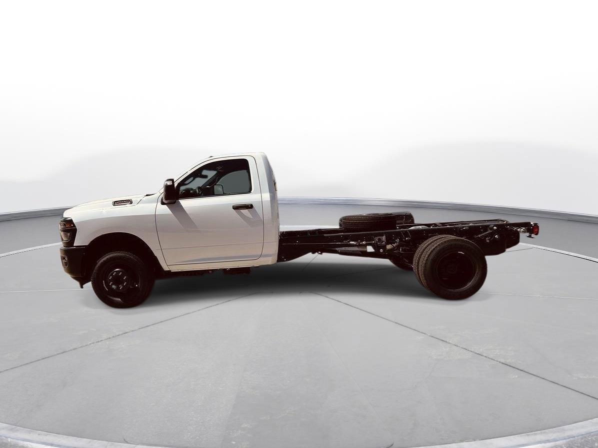 New 2025 RAM 3500 Tradesman image 25