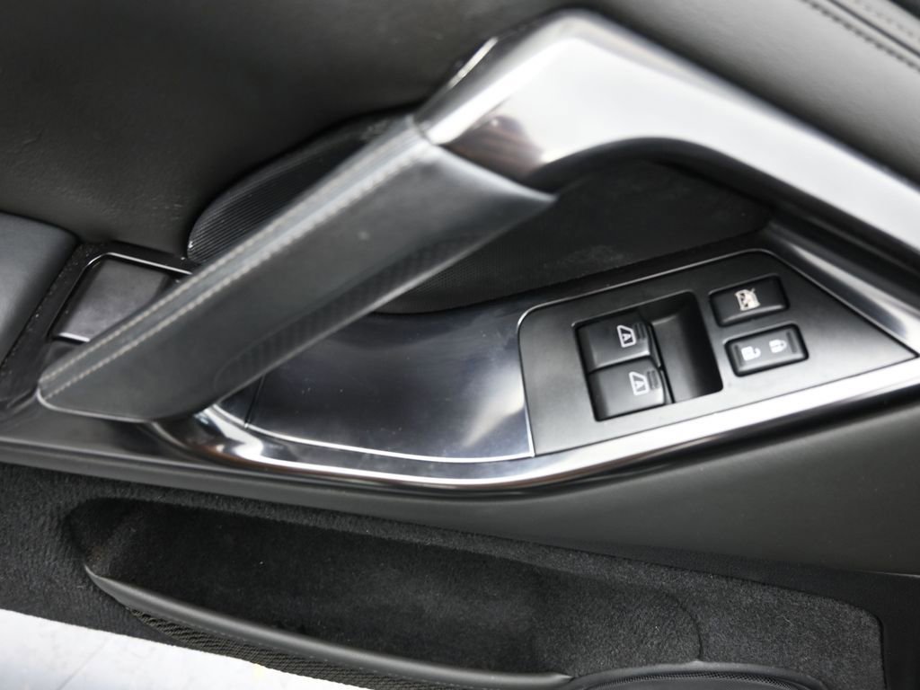 Used 2012 Nissan GT-R Premium image 17