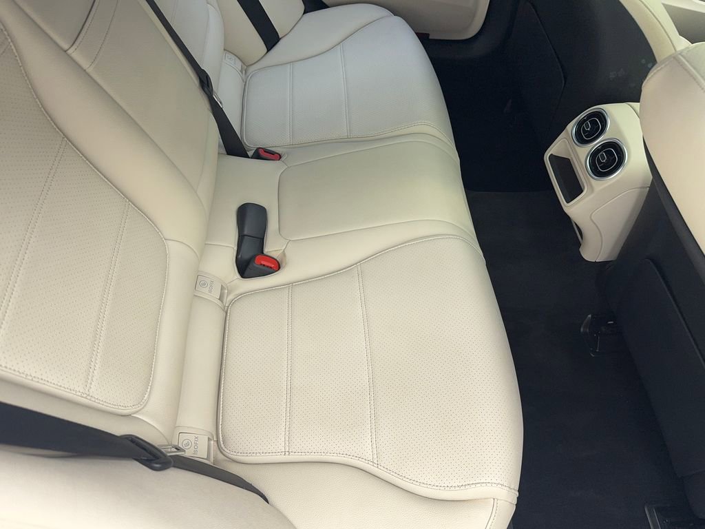 Used 2024 Mercedes-Benz C 300 Sedan image 46