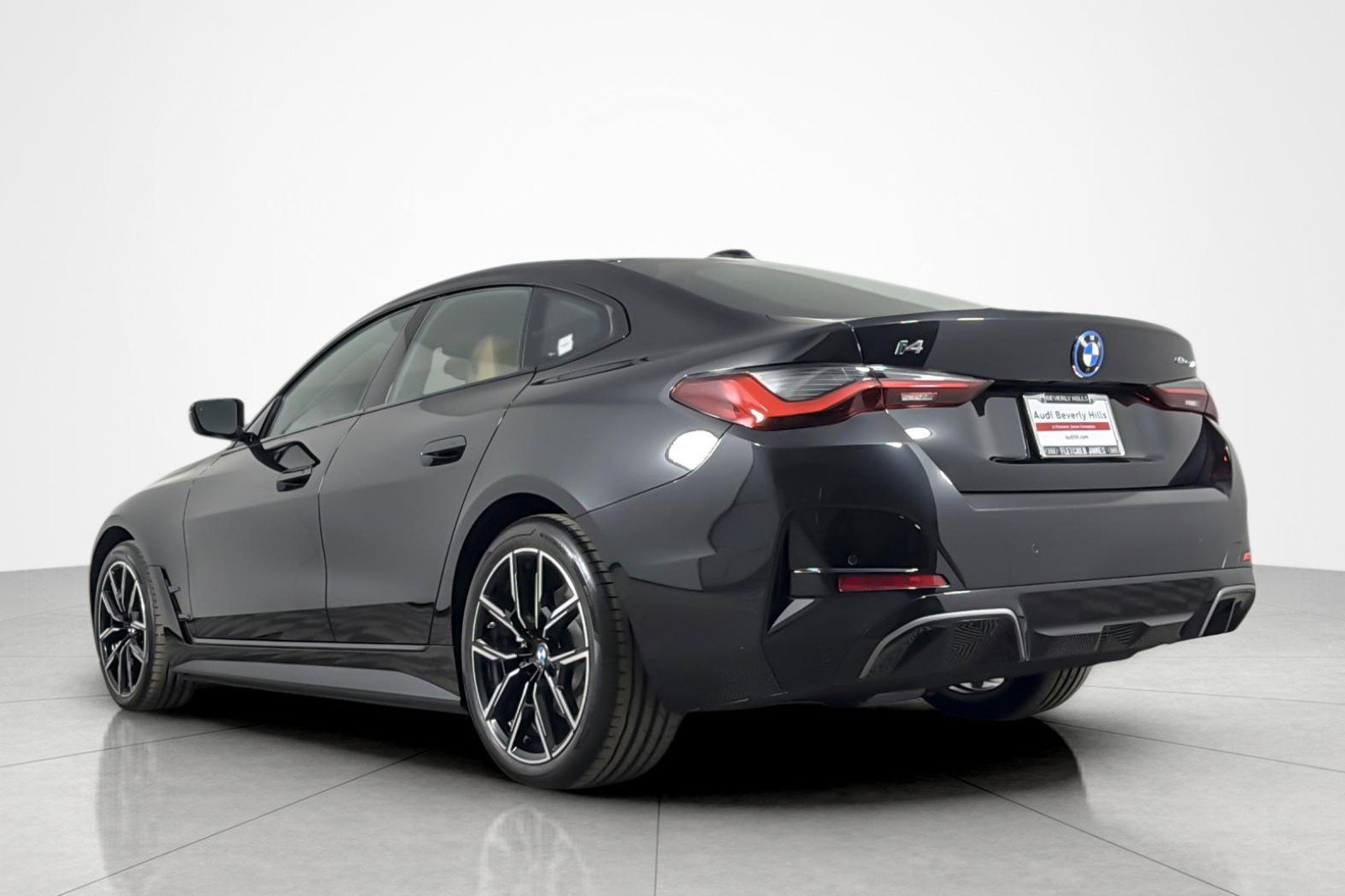Used 2025 BMW i4 eDrive40 RWD image 3