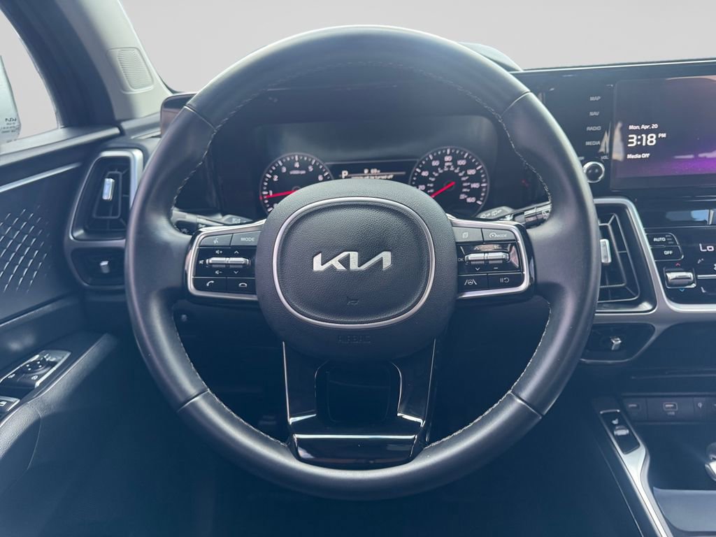 Used 2023 Kia Sorento S w/ Panoramic Sunroof Package image 11