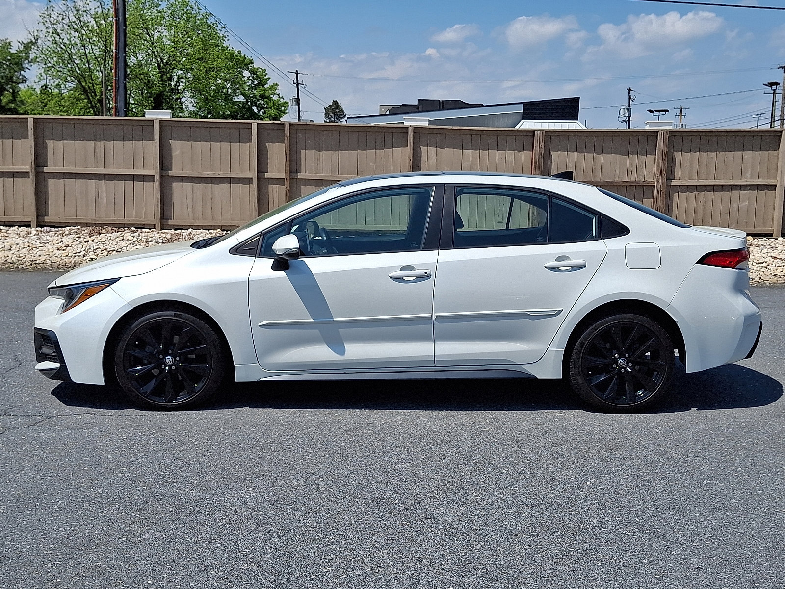 Used 2021 Toyota Corolla SE w/ SE Premium Package FWD image 8