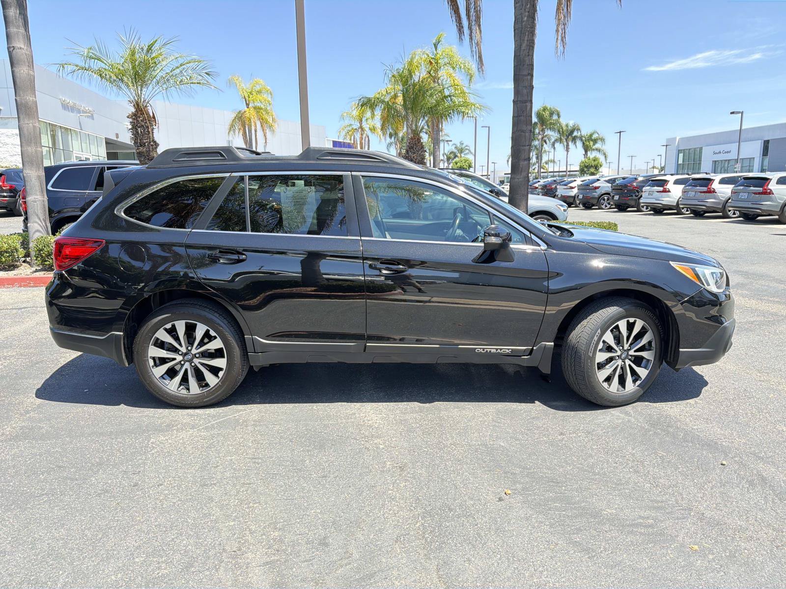 Used 2017 Subaru Outback 3.6R Limited AWD/4WD image 4